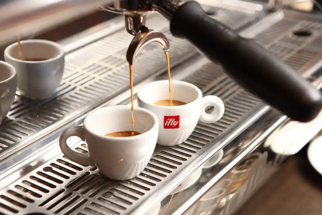 latte la gi - espresso trong latte